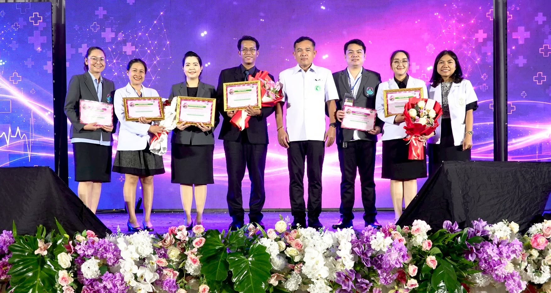 ขอแสดงความยินดีและชื่นชมบุคลากรของโรงพยาบาลที่ได้รับรางวัลผลงานวิชาการกระทรวงสาธารณสุข ระดับเขตสุขภาพที่ 7